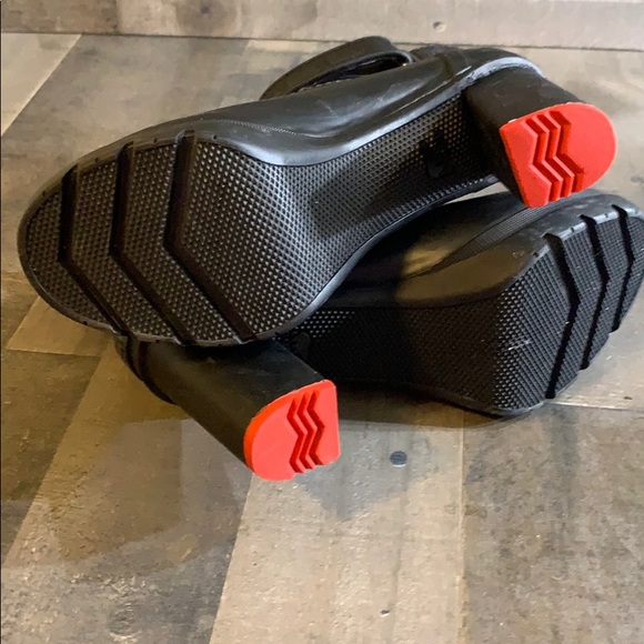 Sorel Black and Red Ankle Rain Boot Heels - Picture 6 of 8